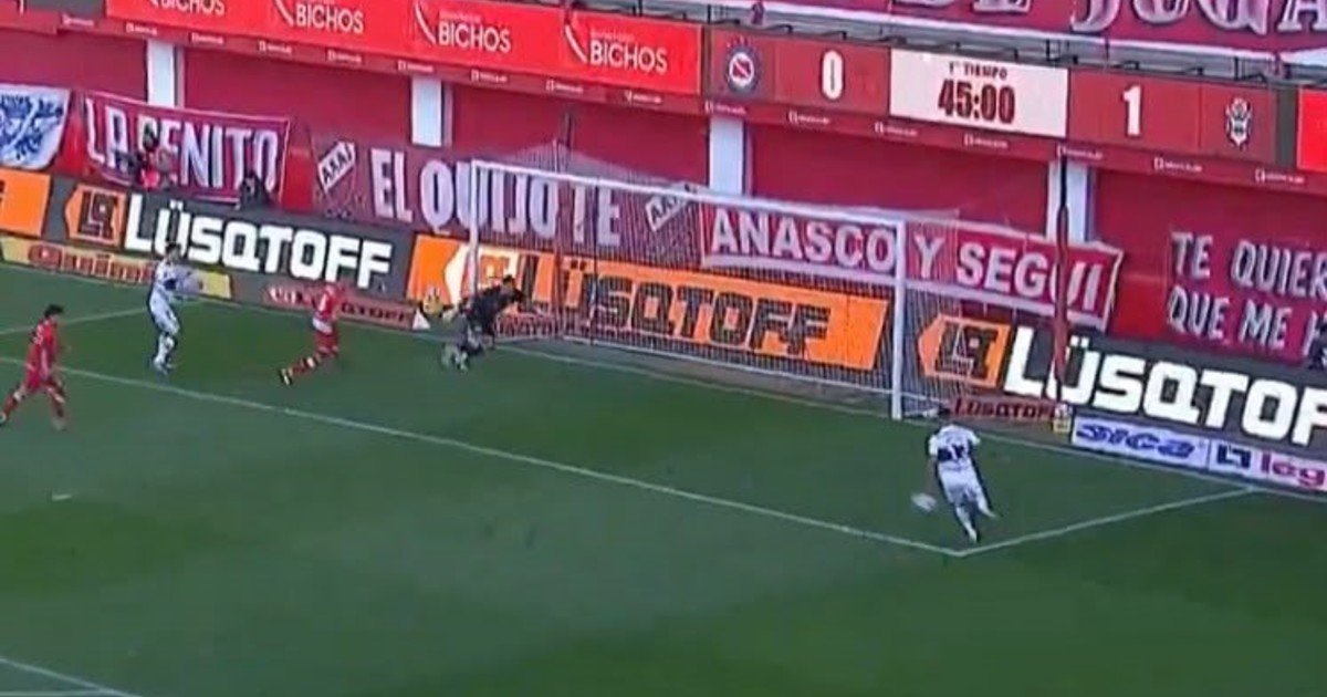 ¡Janson se come un gol increíble y Gimnasia lo sufre!