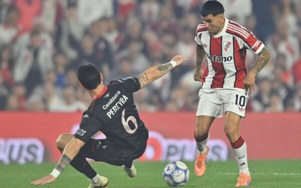 ¡Se acabó la fiesta! River cayó ante Huracán en el Monumental y cortó la racha