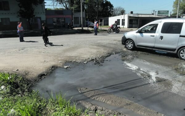 Caos vial obliga a conductores a buscar rutas alternativas: el camino del Bernel gana terreno