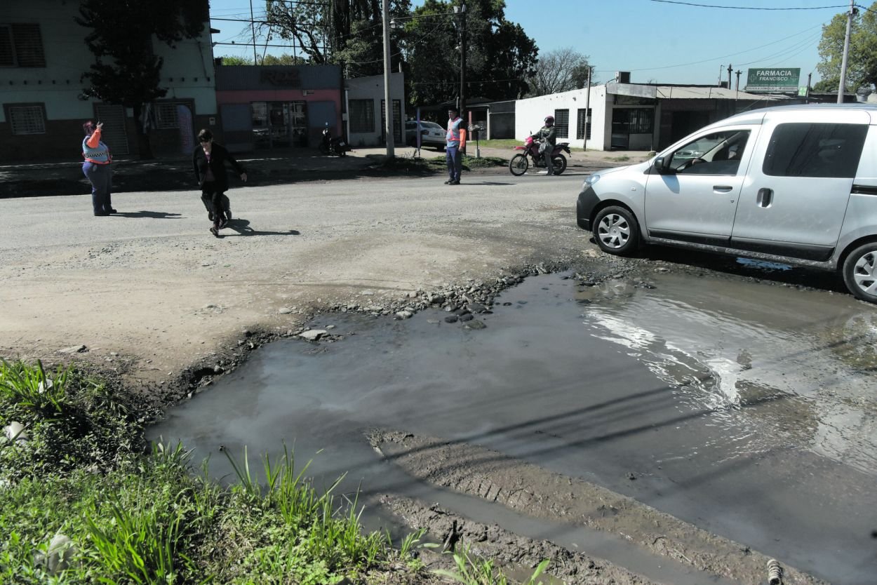 Caos vial obliga a conductores a buscar rutas alternativas: el camino del Bernel gana terreno