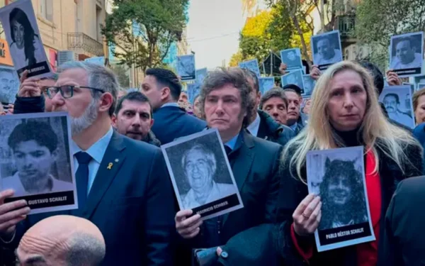 Rafecas procesa a 8 iraníes y libaneses por la AMIA: el Gobierno celebra la ley que lo hizo posible