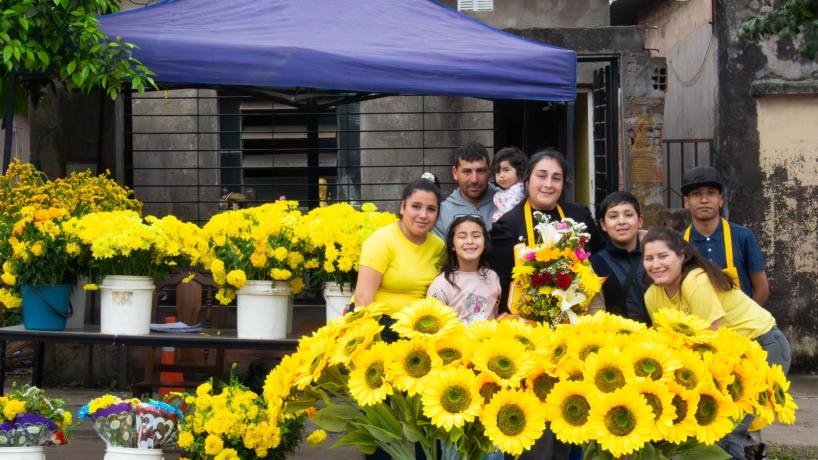 Girasoles y Flores Amarillas: el boom primaveral que impulsa a una familia de Tafí Viejo