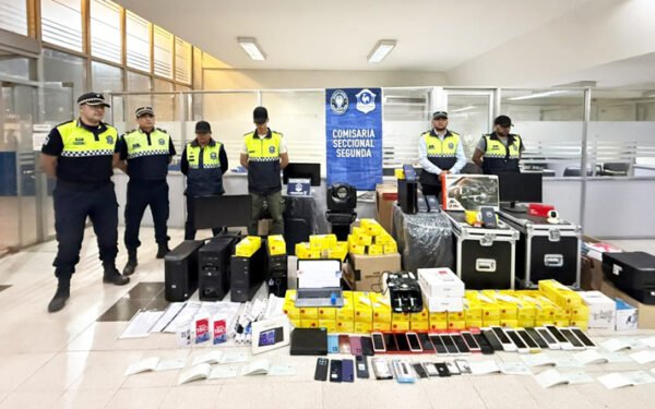 Golpe a una banda de estafas digitales: incautan $30 millones en tecnología