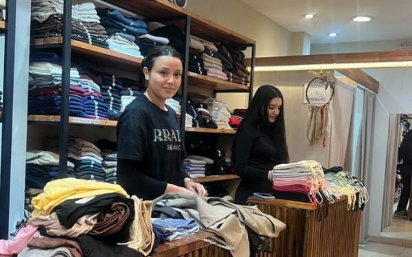 Primera experiencia laboral: dos jóvenes tucumanas escriben su futuro en una boutique