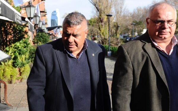 Guerra en redes: exvocero de Tapia y vocal de River se destrozan