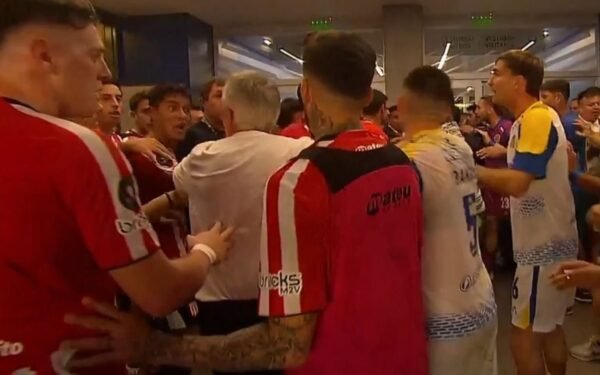 Supercopa en llamas: la final que acabó a los golpes