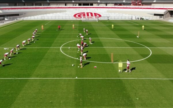 El recital que pone en vilo a River: Lali, el césped y una final a la vista