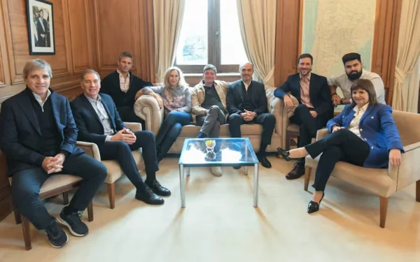Milei apura su agenda en el Congreso antes del desembarco en París con 13 gobernadores