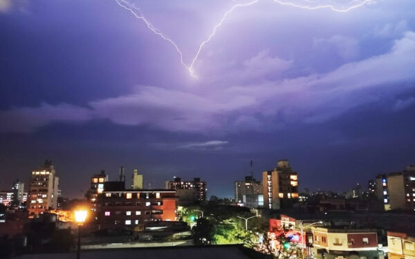 Tormentas severas anegan Tucumán: SMN mantiene alerta y anticipa frío