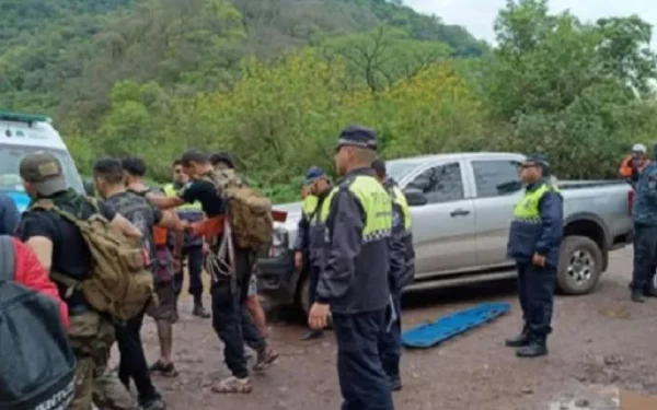 Rescate en El Cadillal: hallan a dos jóvenes extraviados en Aguas Chiquitas
