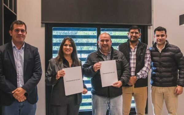 Rodríguez apuesta al reciclaje: firma un pacto clave con la empresa Diagonal Citrus
