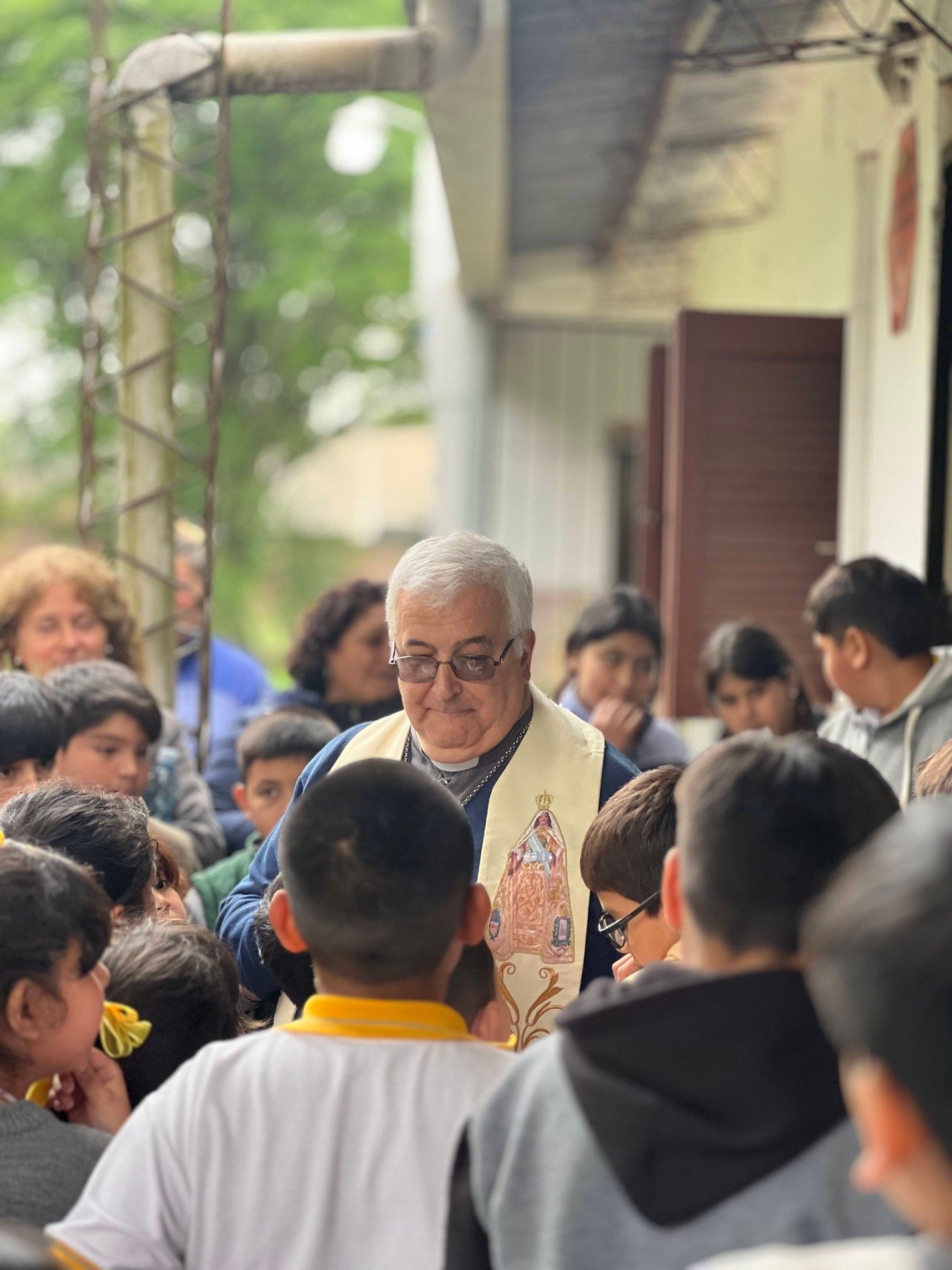El obispo Sánchez recorre el corazón de Lomas de Tafí en una jornada pastoral