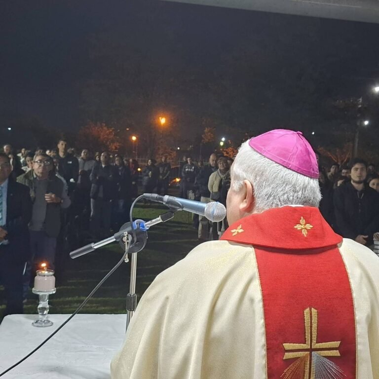 Fe, aulas y comunidad: Mons. Carlos Sánchez recorrió Lomas de Tafí en su segunda jornada pastoral