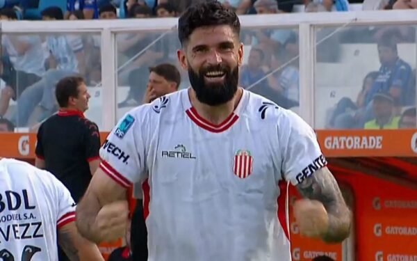 El ex Boca que con un doblete sacó a River de los playoffs