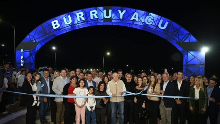 Jaldo inaugura pórtico norte y refuerza salud en Burruyacú