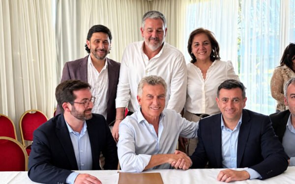 Reunión opositora en Tucumán: PRO suma a Bussi y Cambia, pero LLA no va
