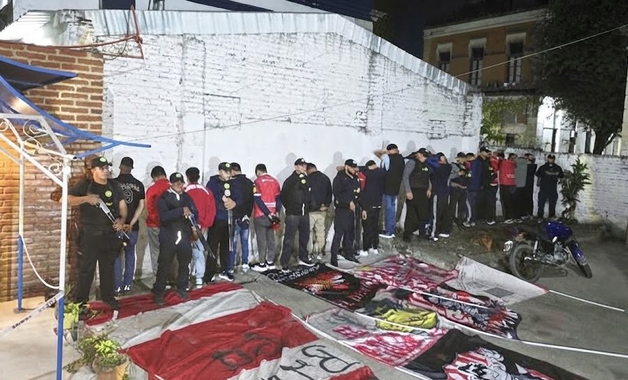 Tribuna en guerra: la interna de la barra de San Martín que explotó en La Ciudadela