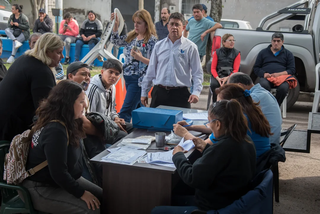 El Estado baja a la plaza: Villa Amalia recibe servicios municipales a domicilio