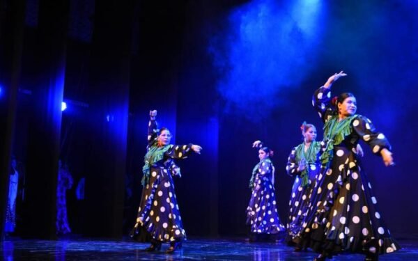 Raíces a pleno pulmón: Tafí Viejo celebró la Hispanidad con arte y un teatro renovado