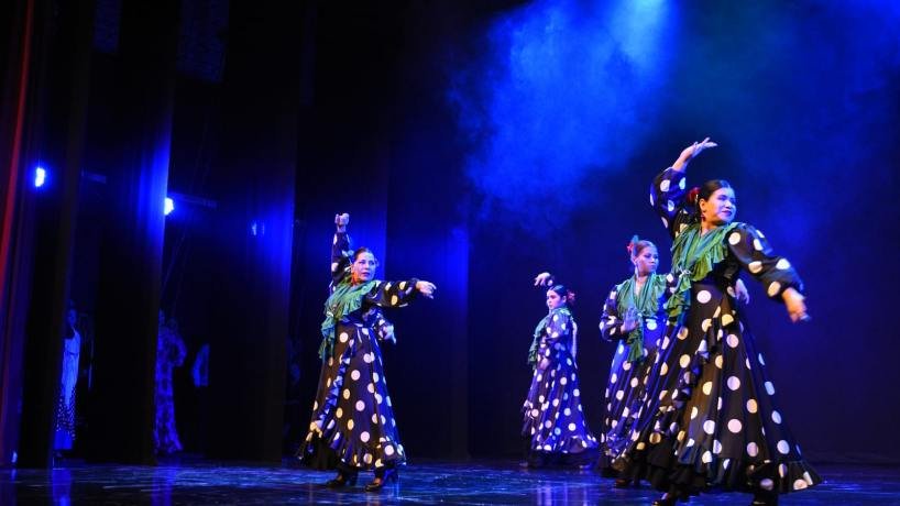 Raíces a pleno pulmón: Tafí Viejo celebró la Hispanidad con arte y un teatro renovado