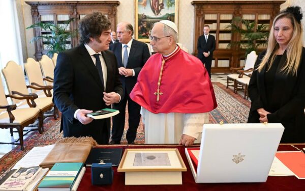 Preocupación en el Gobierno por la salud de León XIV: la visita papal pende de un hilo