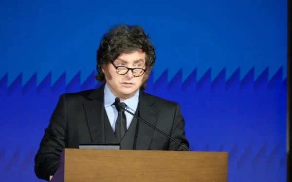 El Gobierno se apoya en gobernadores aliados y el desorden opositor para aferrar 2027