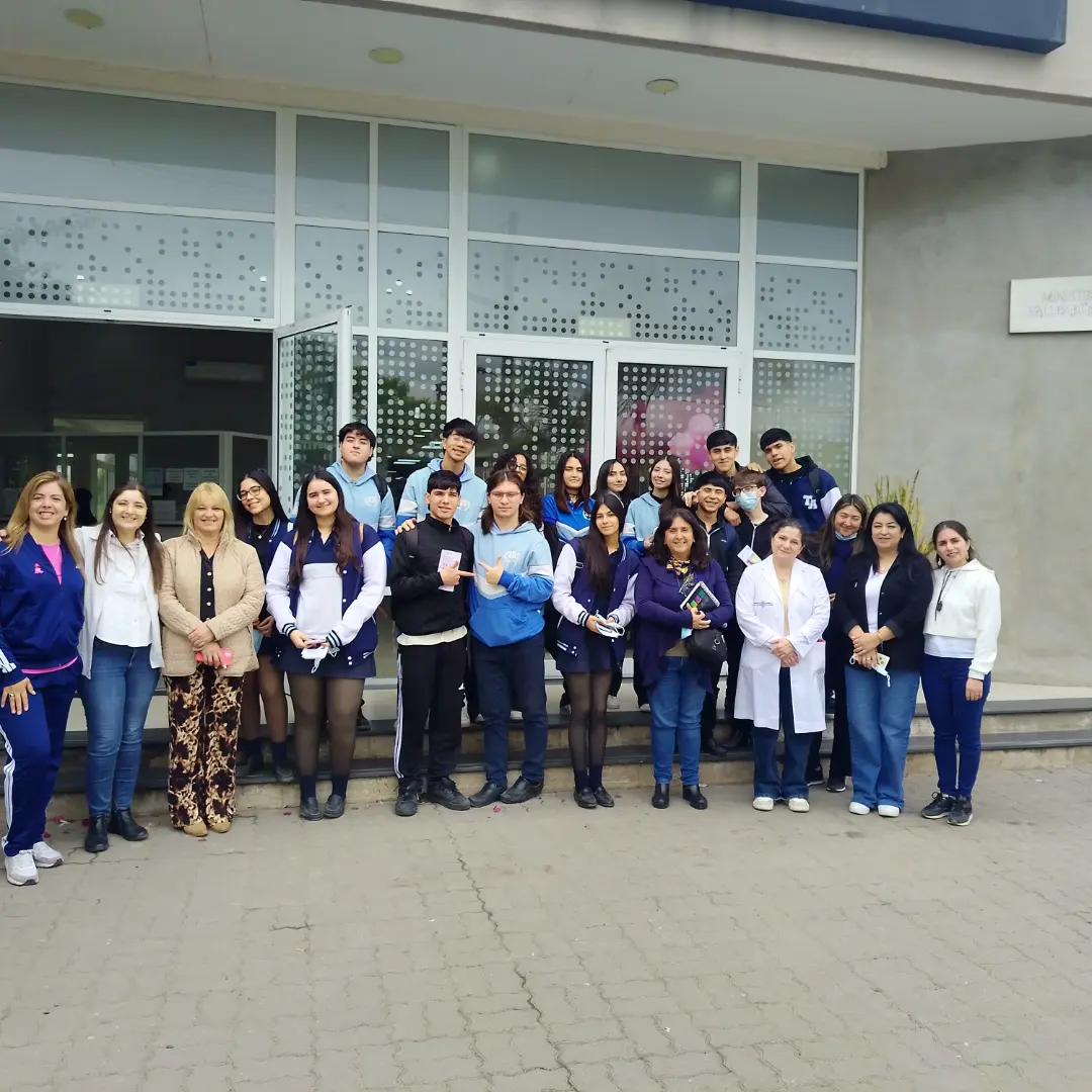 El hospital abre sus puertas: estudiantes taficeños viven la ciencia desde adentro
