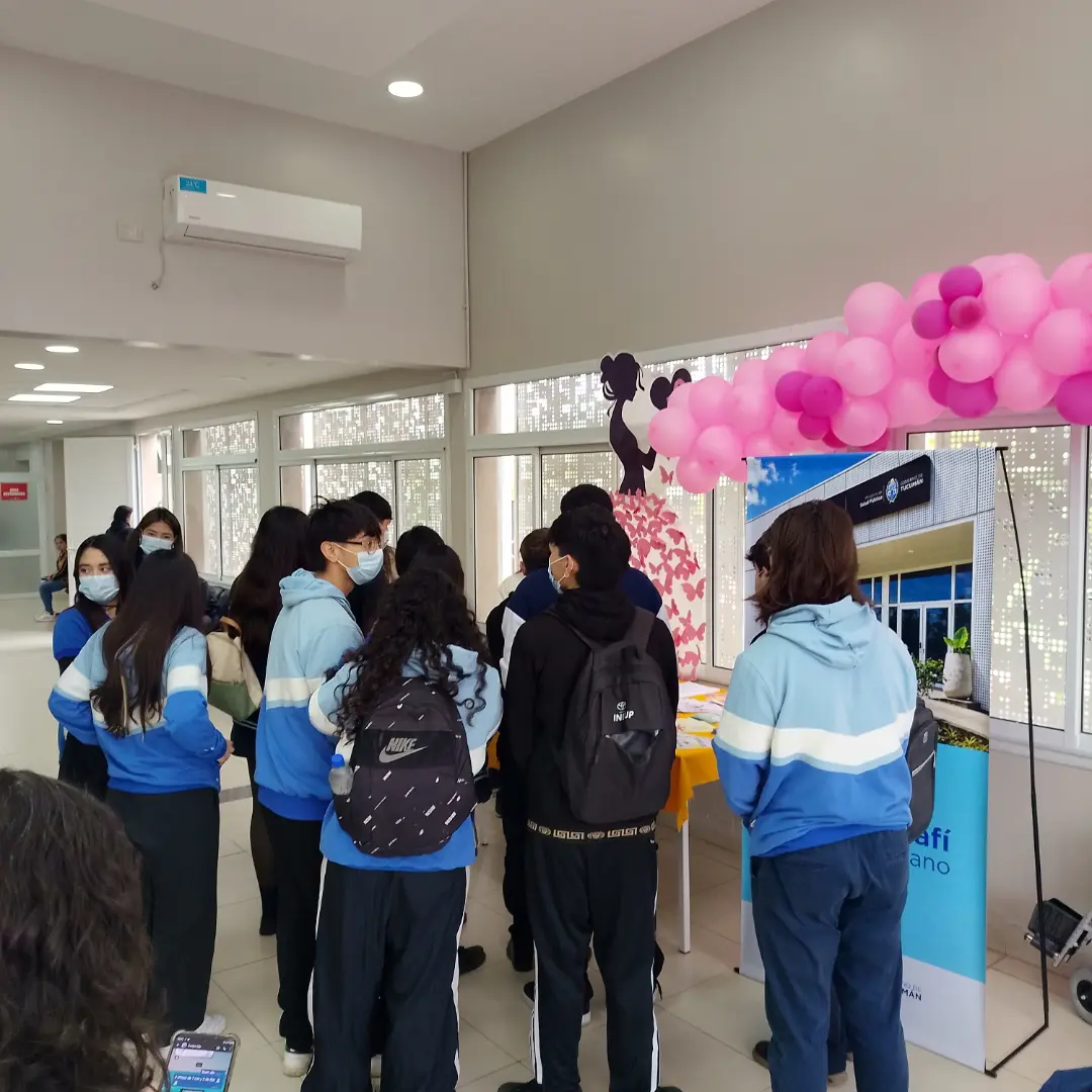 El hospital abre sus puertas: estudiantes taficeños viven la ciencia desde adentro