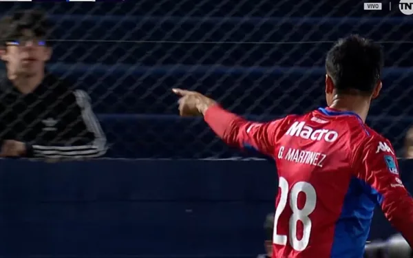 Pity Martínez estalla: invitó a pelear a hinchas tras la derrota