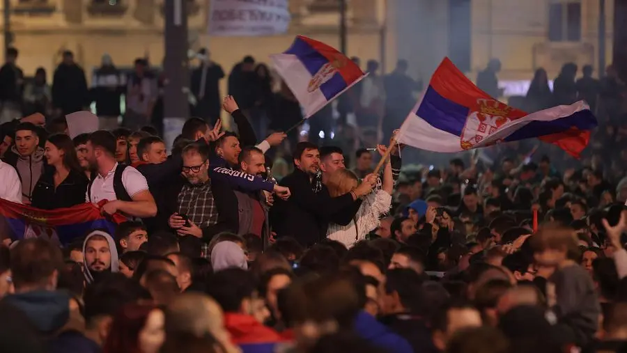Estudiantes Serbios Derrocan al Poder: Un Terremoto Político Sacude Europa