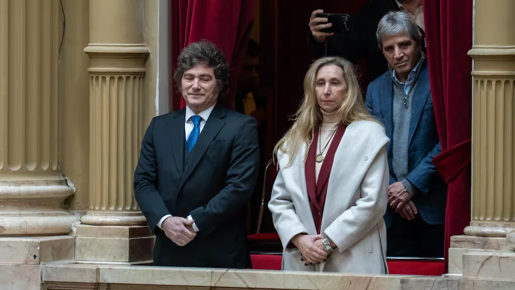 Milei Juega a Esperar: El Gobierno Frena Acuerdos con Gobernadores por las PASO 2027