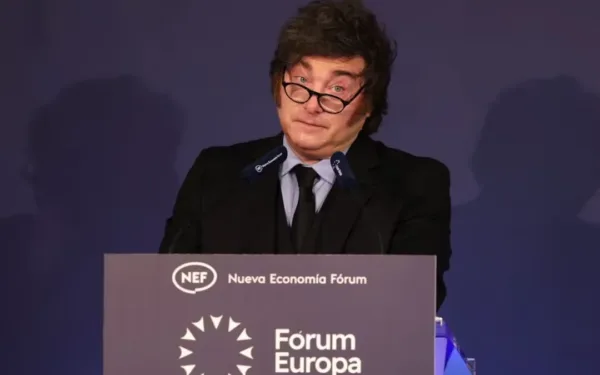 La grieta en el Gobierno: Milei debate el plan económico mientras la interna se acelera