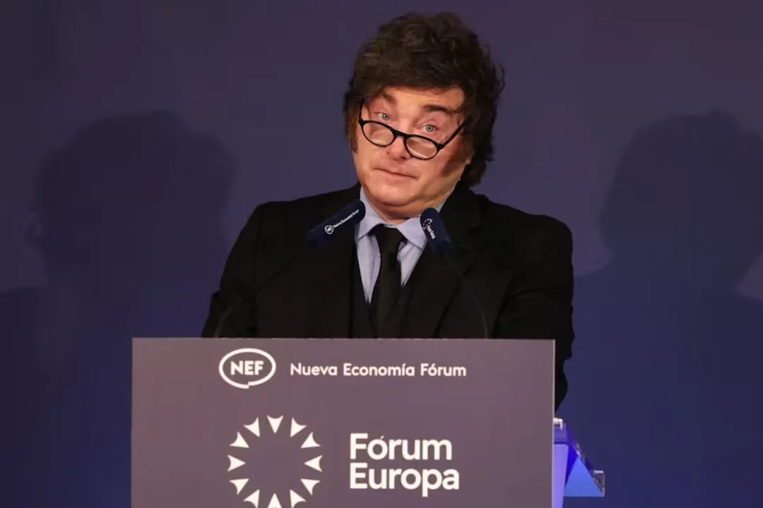 La grieta en el Gobierno: Milei debate el plan económico mientras la interna se acelera