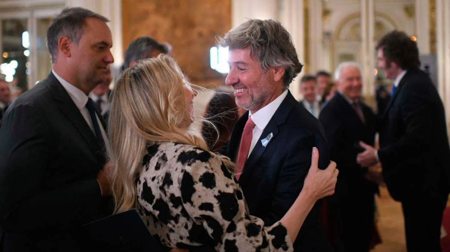 Milei define la Corte en noviembre mientras el peronismo busca la foto con el Papa