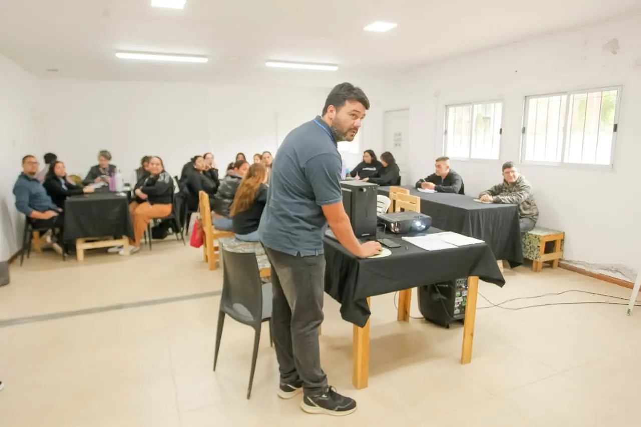 Tafí Viejo: Capacitan a municipales para optimizar servicios al vecino