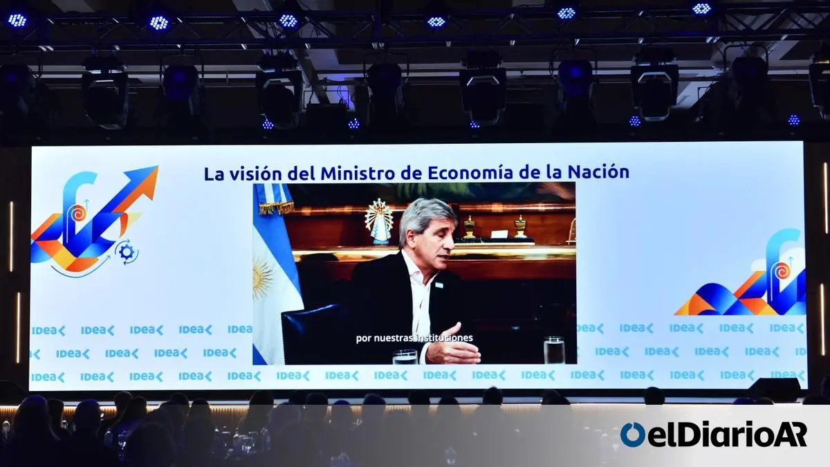 Milei y Caputo: El "campeón" que evade culpas por la crisis económica