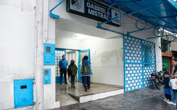Concejo autoriza compra clave para la Gabriela Mistral, pero con candados