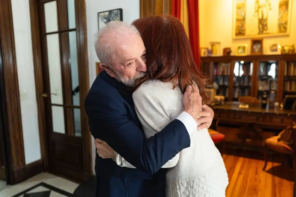 Victoria de Lula en Brasil: Cristina Fernández la llama 17/10