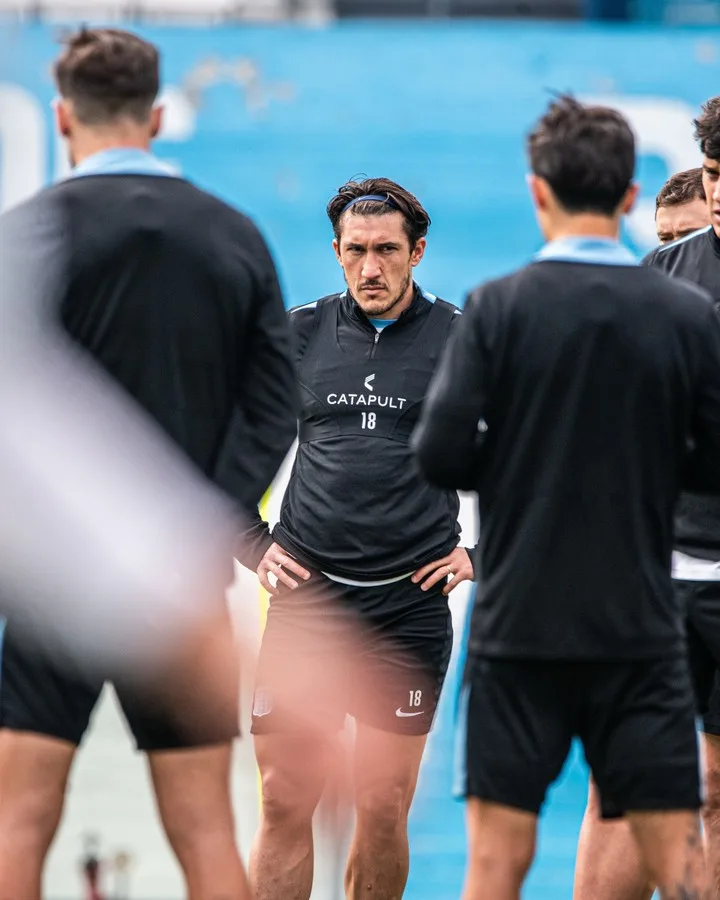 Castigo ejemplar: Racing deja afuera a Espino y arma el 11 para visitar a River